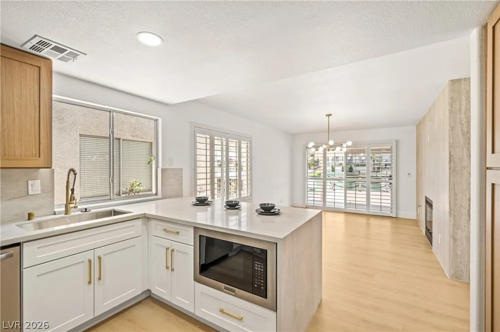 3033 Misty Harbour Drive Las Vegas, NV 89117