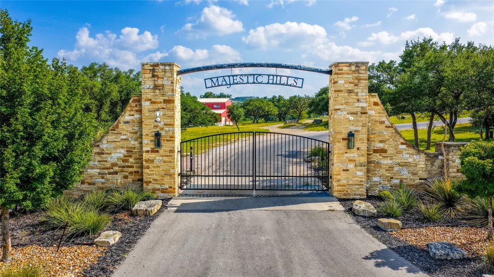 95 Big Sky Blanco, TX 78606