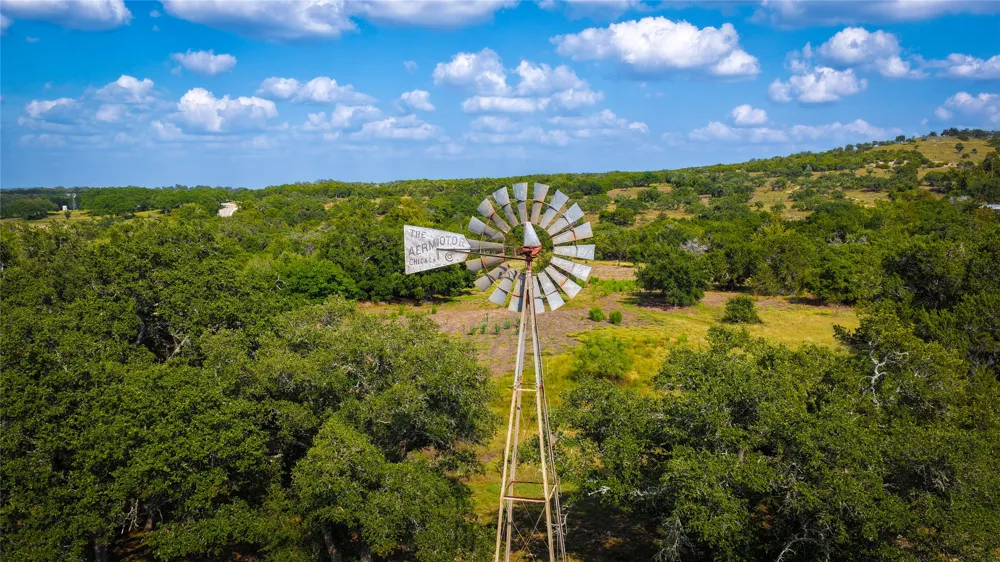 95 Big Sky Blanco, TX 78606