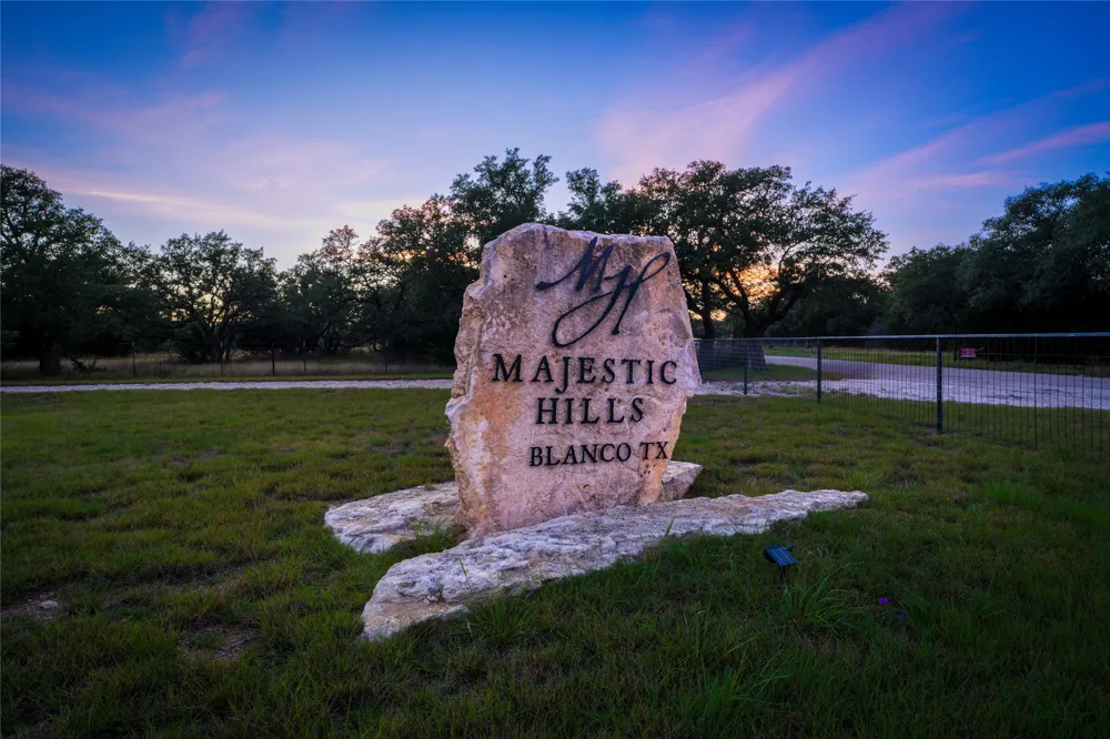 95 Big Sky Blanco, TX 78606