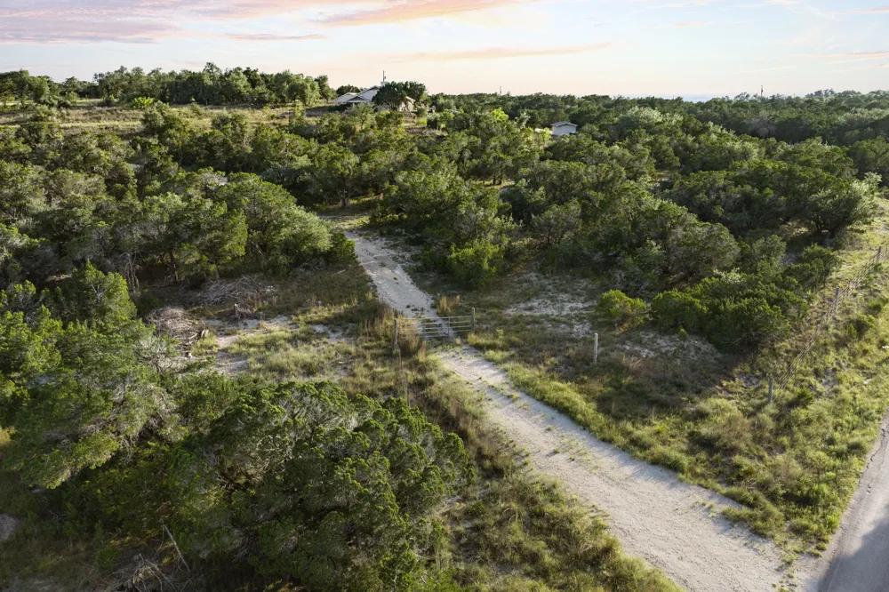 5601 W Fitzhugh Road Dripping Springs, TX 78620