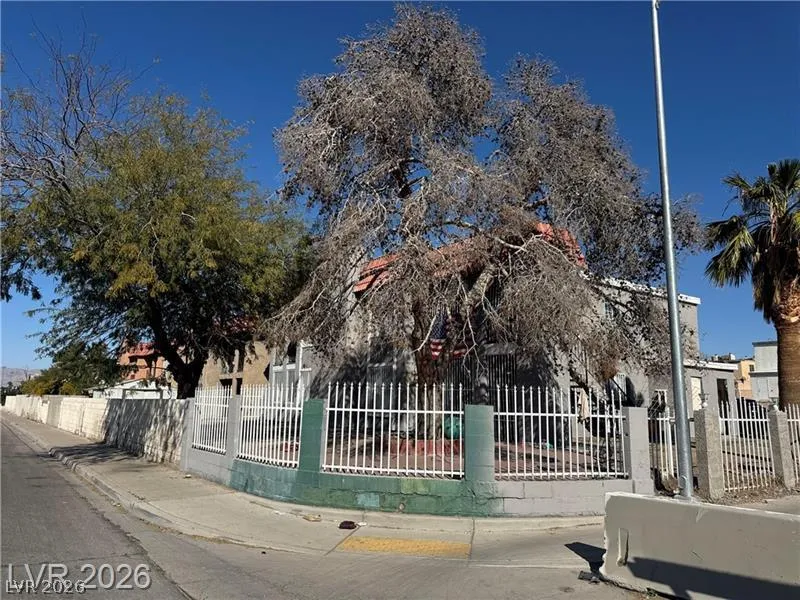 2185 Exeter Drive Las Vegas, NV 89156