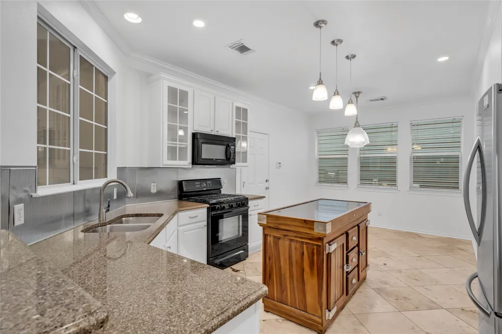 2606 Kinney Oaks Court Austin, TX 78704