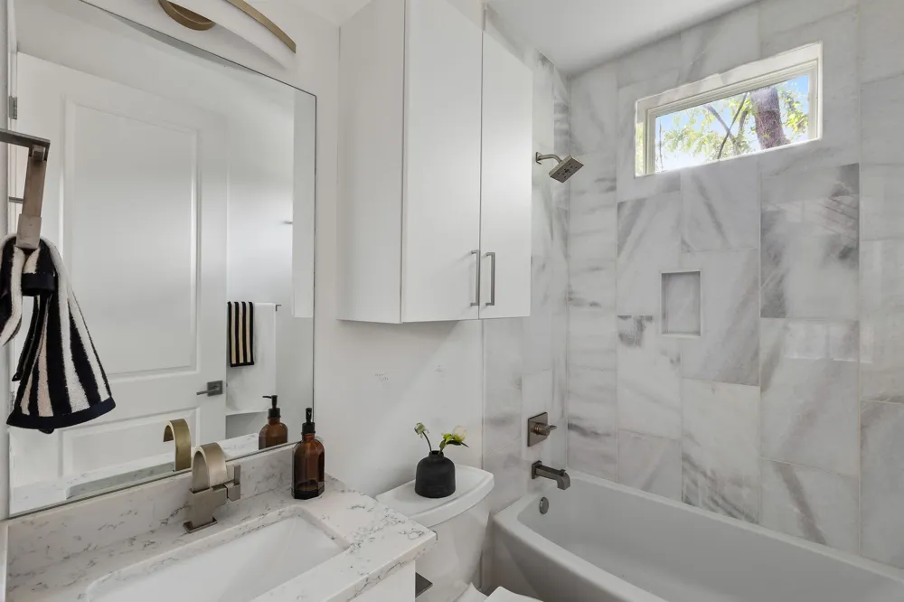 1182 Oakgrove Avenue #A Austin, TX 78702
