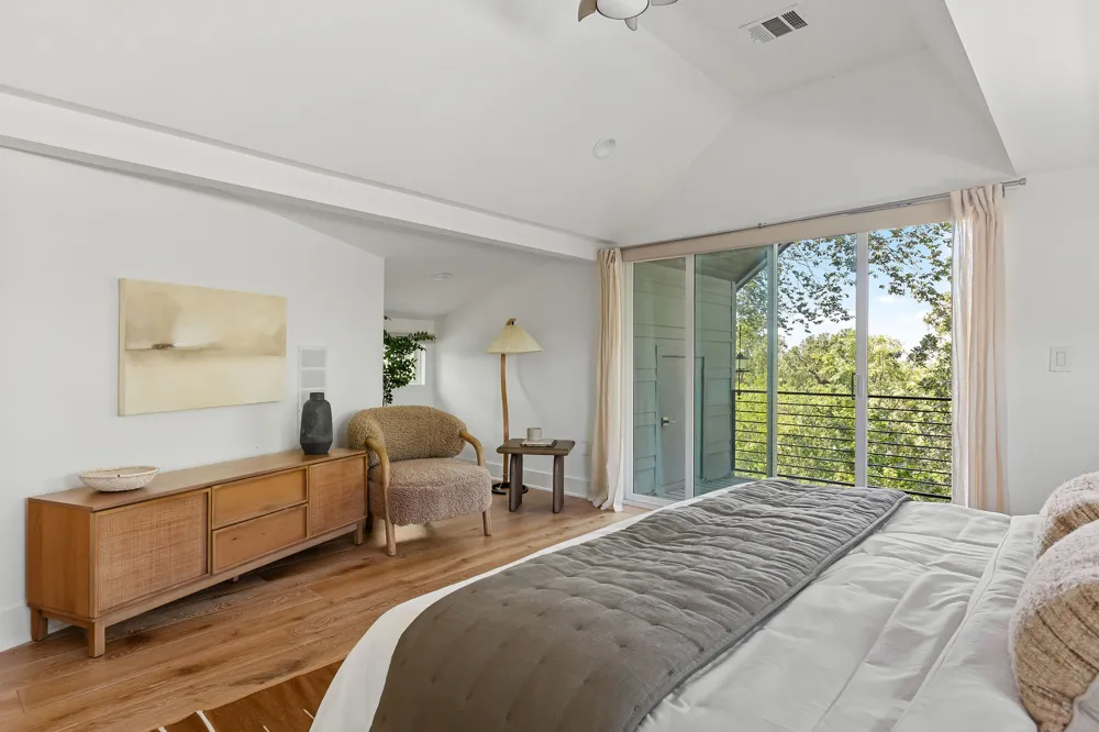 1182 Oakgrove Avenue #A Austin, TX 78702