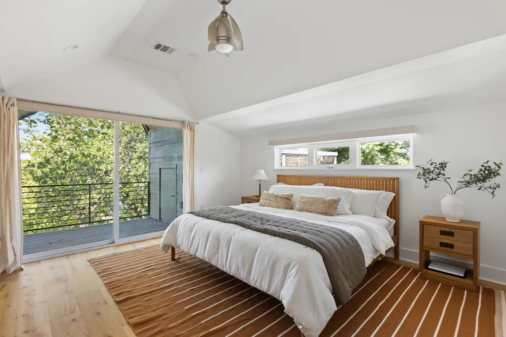 1182 Oakgrove Avenue #A Austin, TX 78702