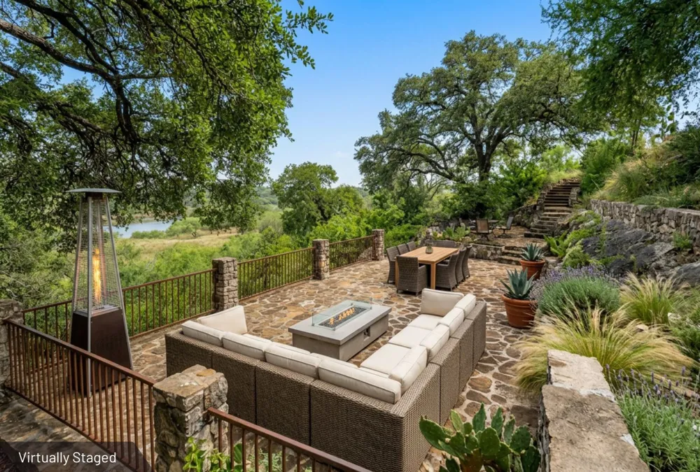 3220 Fall Creek Estates Drive Spicewood, TX 78669