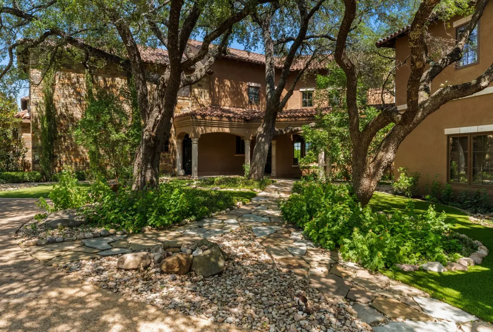 3220 Fall Creek Estates Drive Spicewood, TX 78669