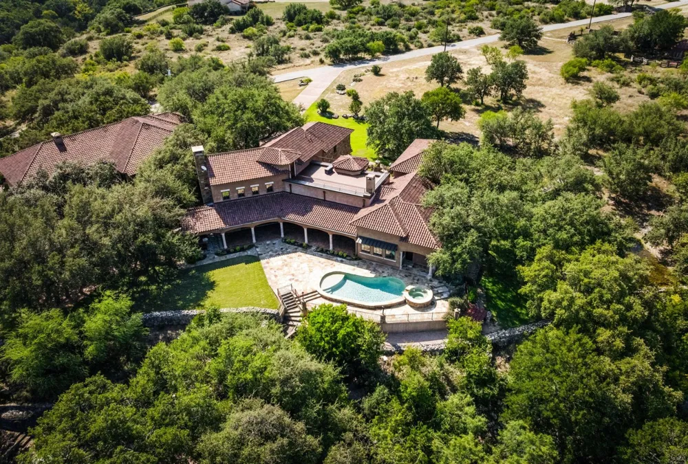 3220 Fall Creek Estates Drive Spicewood, TX 78669