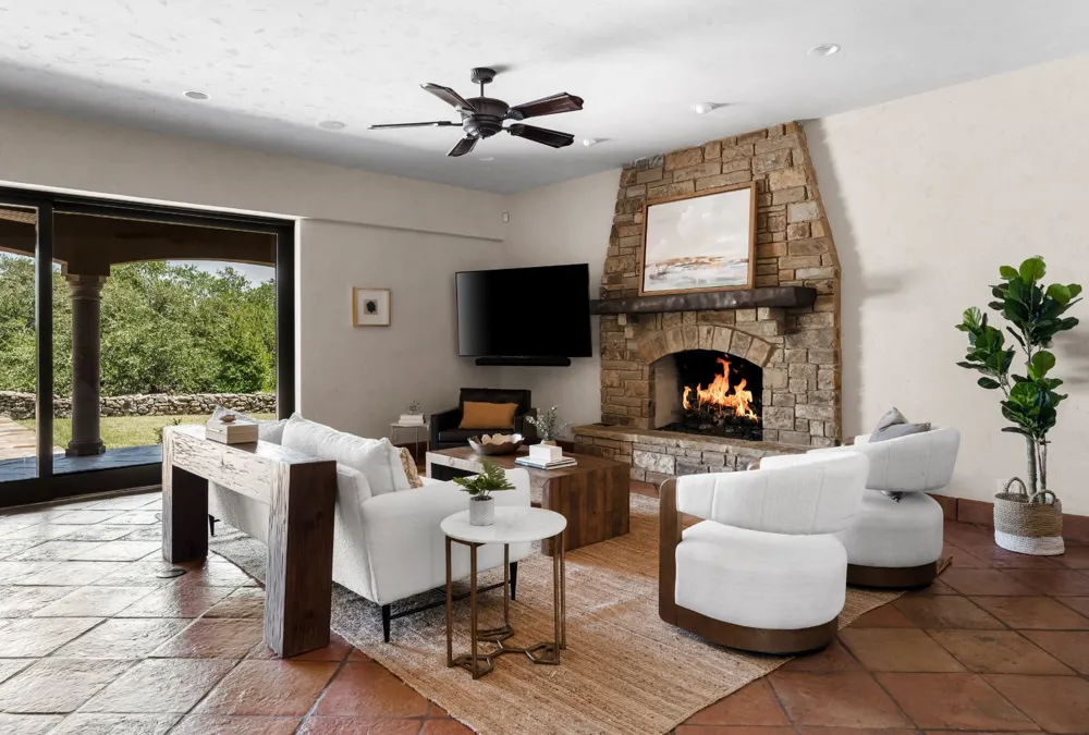 3220 Fall Creek Estates Drive Spicewood, TX 78669