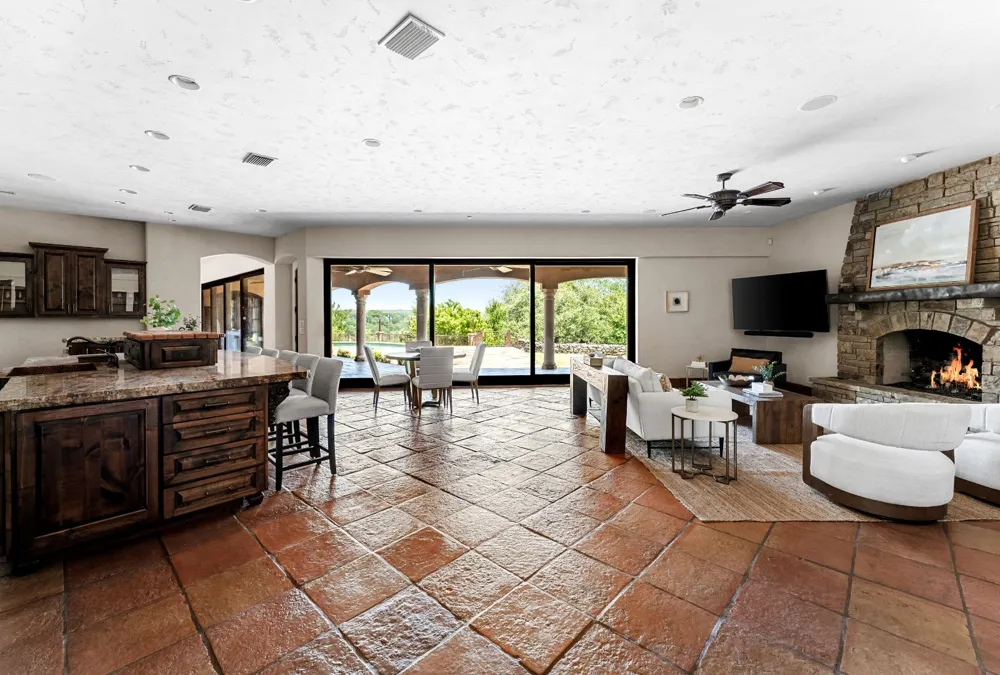 3220 Fall Creek Estates Drive Spicewood, TX 78669