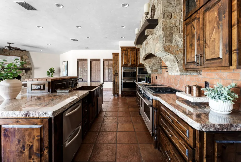 3220 Fall Creek Estates Drive Spicewood, TX 78669