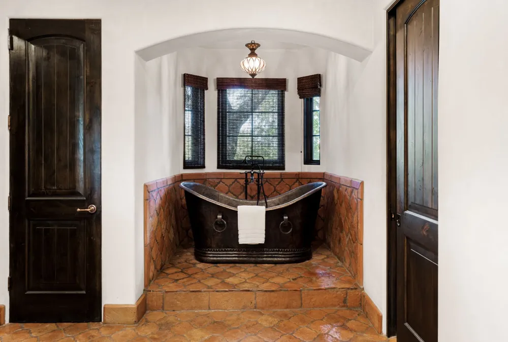 3220 Fall Creek Estates Drive Spicewood, TX 78669
