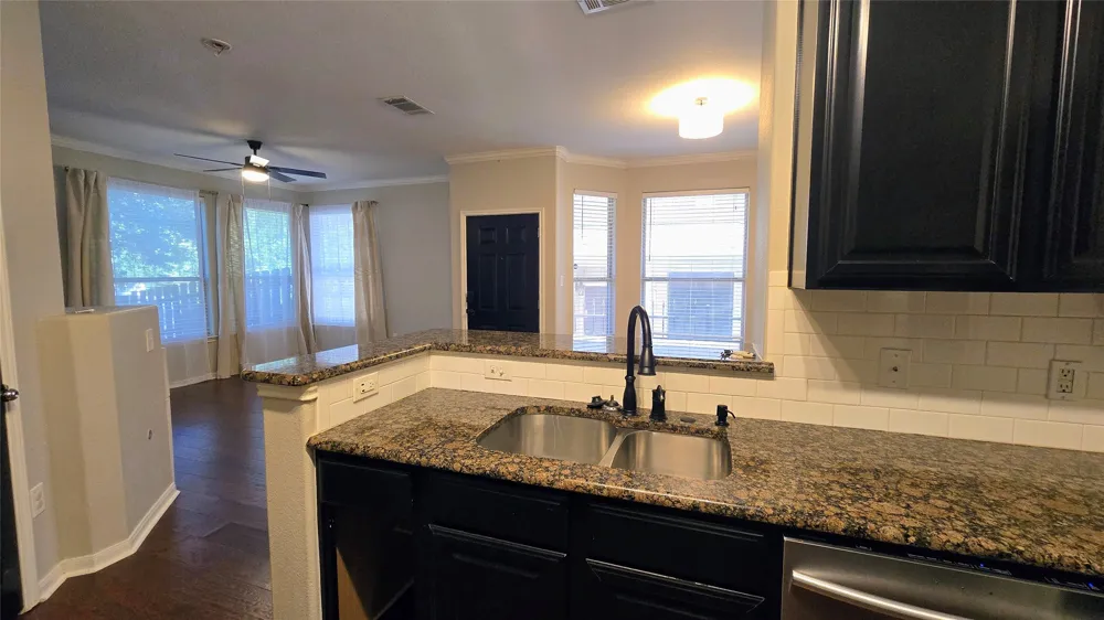 3300 Forest Creek Drive #31 Round Rock, TX 78664