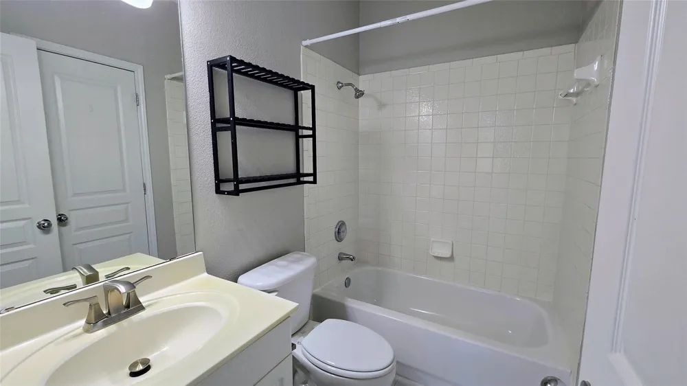3300 Forest Creek Drive #31 Round Rock, TX 78664