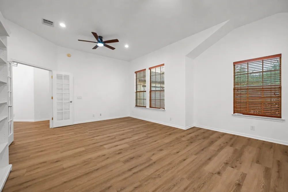 545 Manchester Lane Austin, TX 78737
