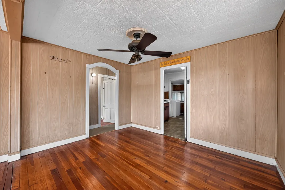 708 Booth Street Taylor, TX 76574