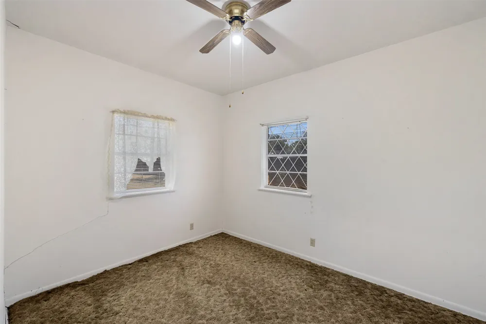 604 3rd Street Thorndale, TX 76577