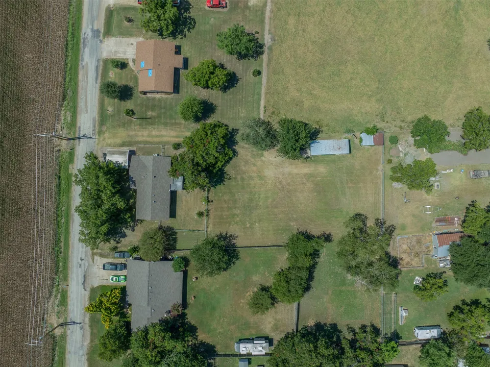 604 3rd Street Thorndale, TX 76577
