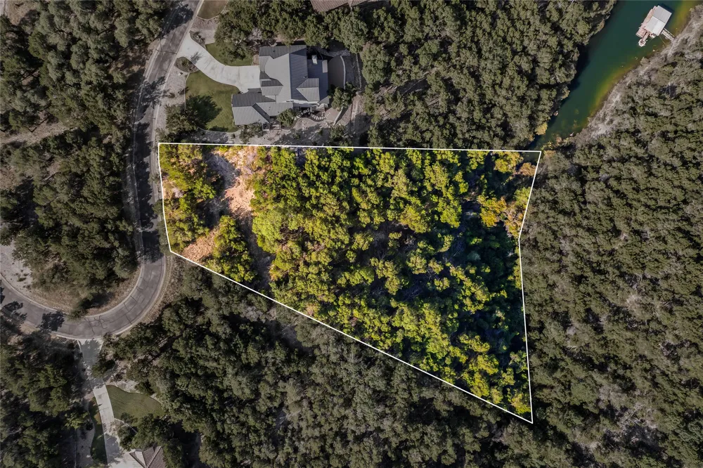 7306 Admirals Park Drive Jonestown, TX 78645