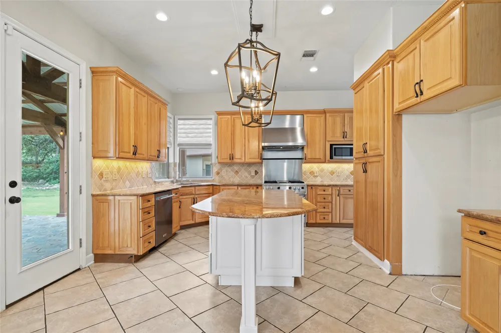 17 Horseshoe Court New Braunfels, TX 78132