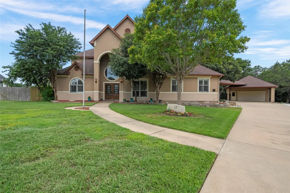 17 Horseshoe Court New Braunfels, TX 78132