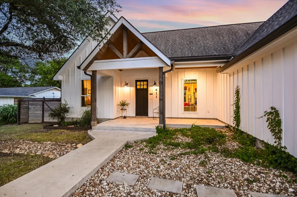 411 Whitetail Drive Manchaca, TX 78652