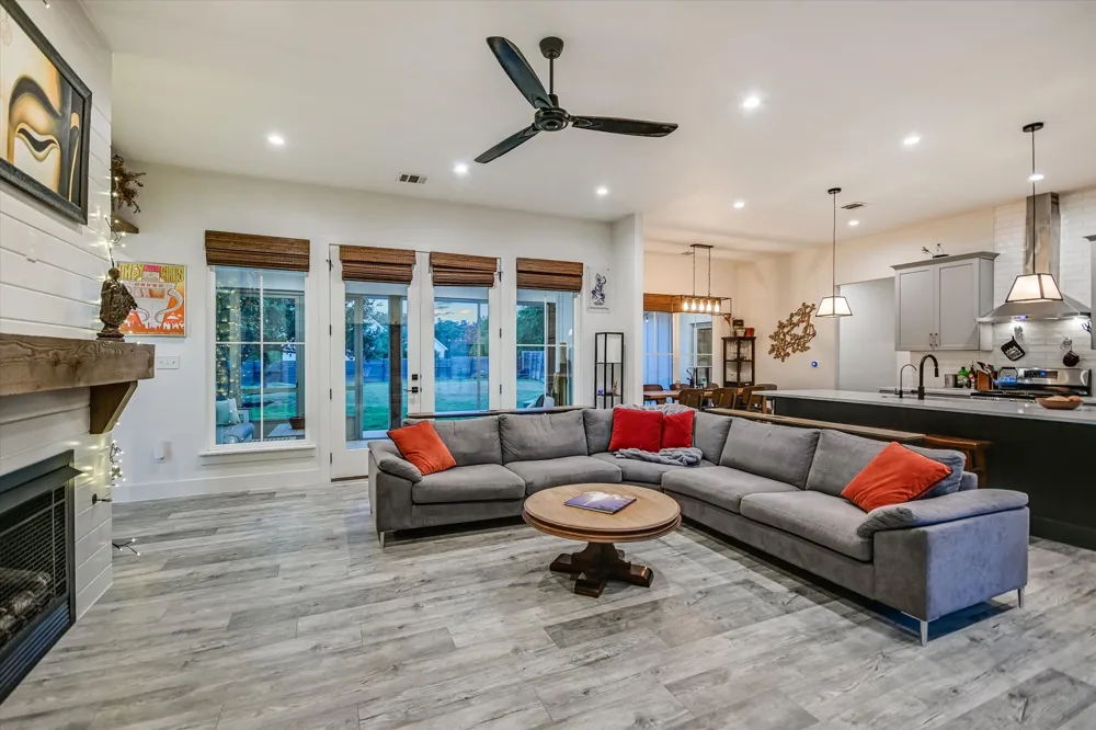 411 Whitetail Drive Manchaca, TX 78652