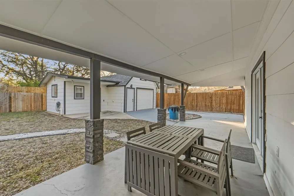2107 Lewood Circle Austin, TX 78745