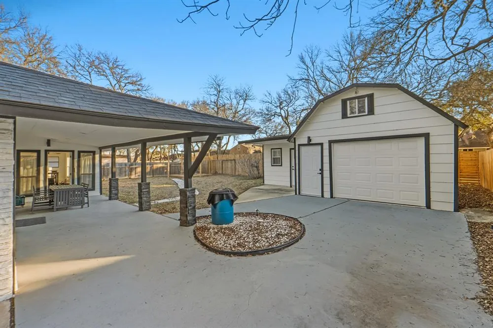 2107 Lewood Circle Austin, TX 78745