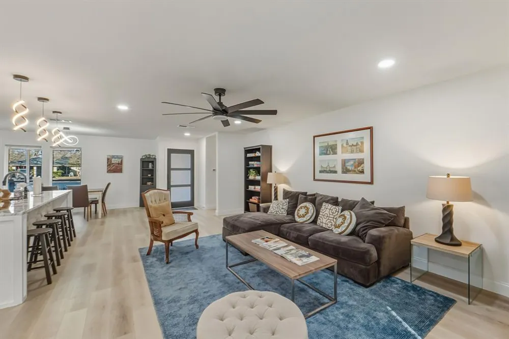 2107 Lewood Circle Austin, TX 78745