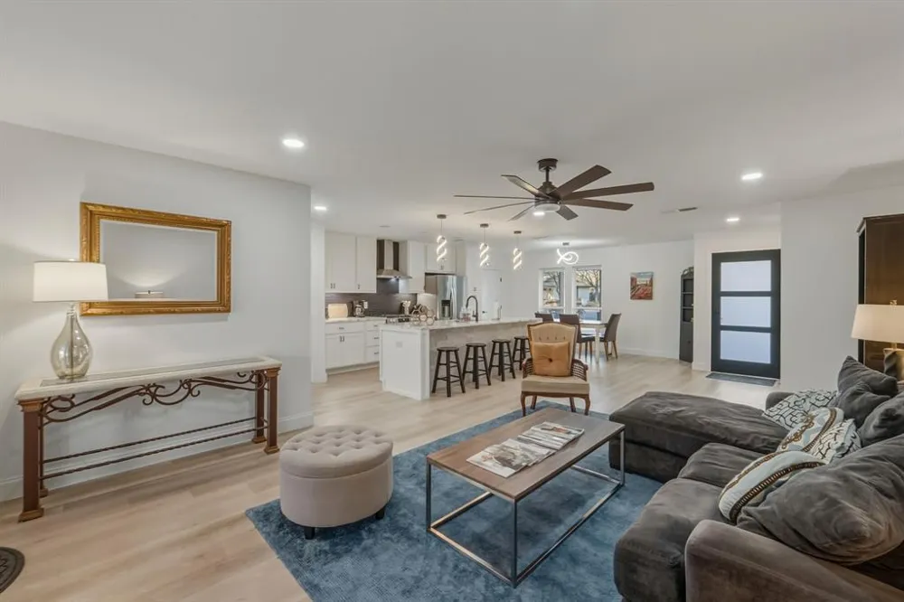 2107 Lewood Circle Austin, TX 78745