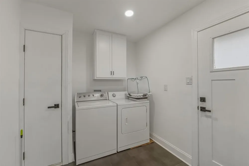 2107 Lewood Circle Austin, TX 78745