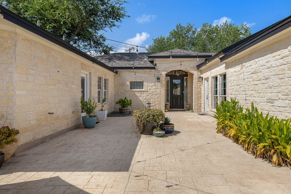 11808 Arnold Lane Austin, TX 78748