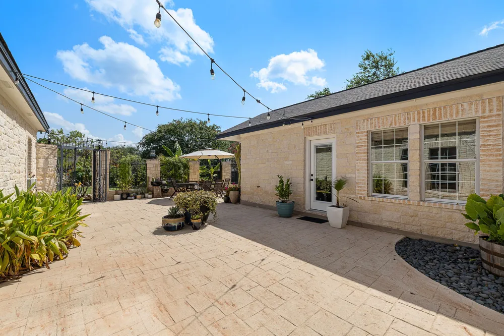 11808 Arnold Lane Austin, TX 78748