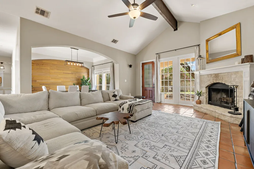 11808 Arnold Lane Austin, TX 78748