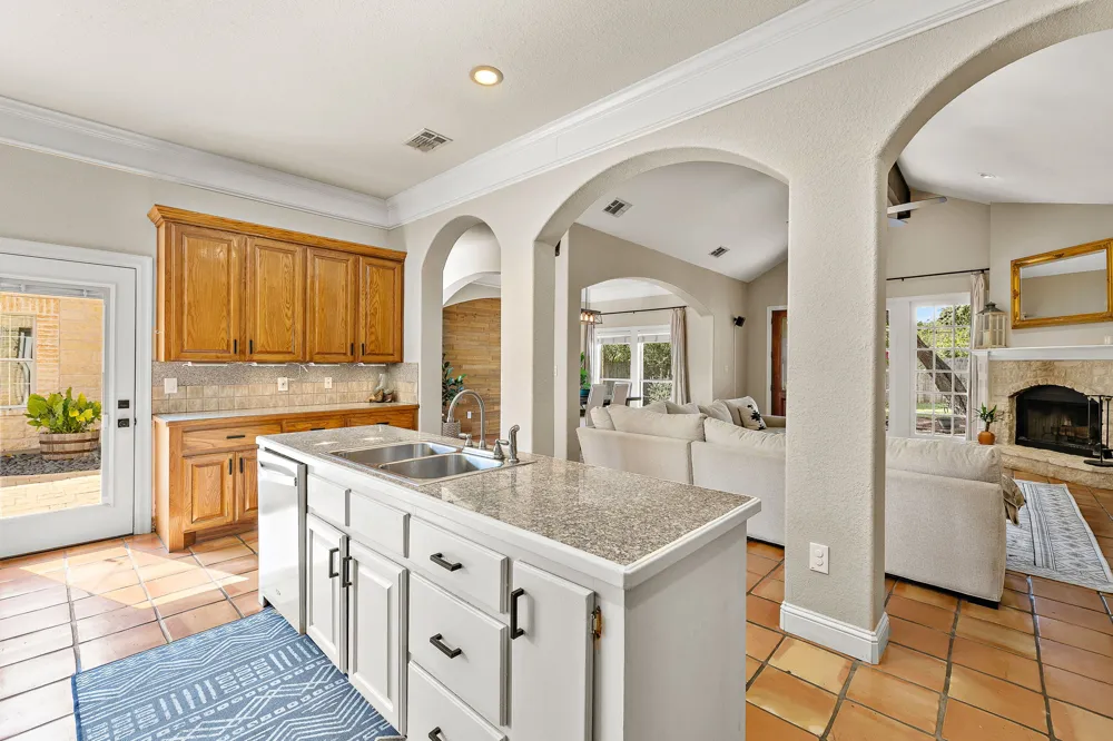 11808 Arnold Lane Austin, TX 78748