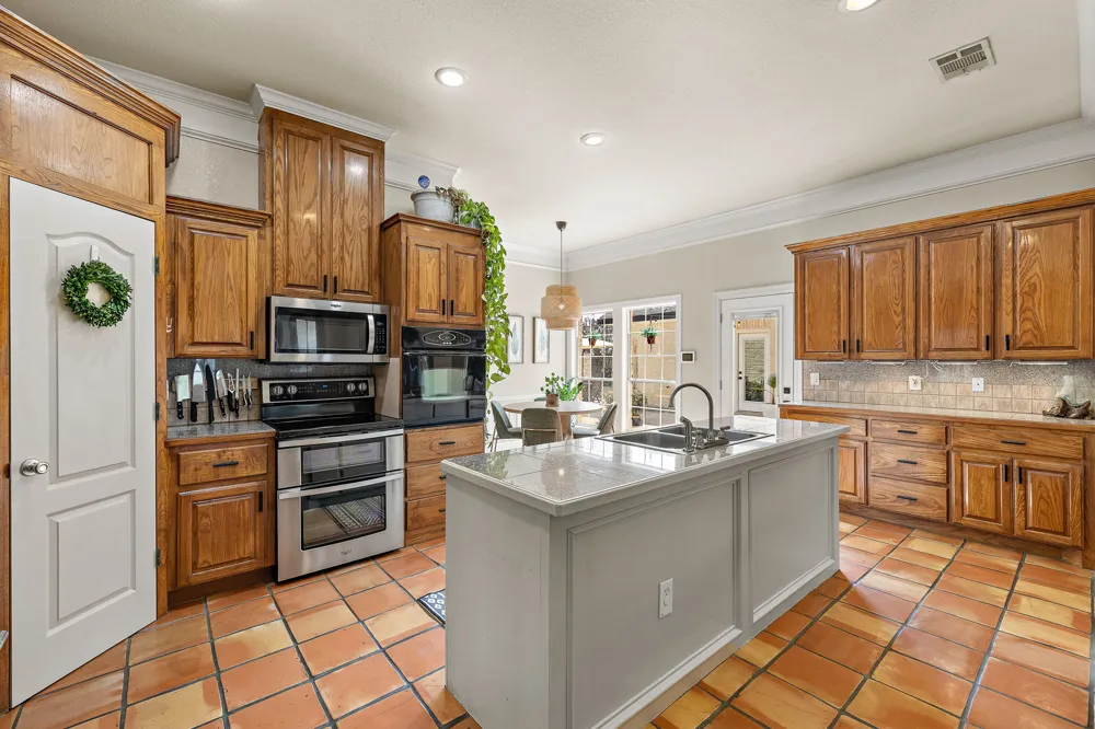 11808 Arnold Lane Austin, TX 78748