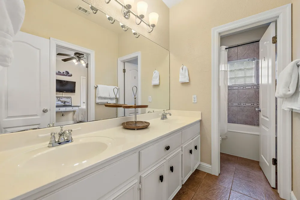 11808 Arnold Lane Austin, TX 78748