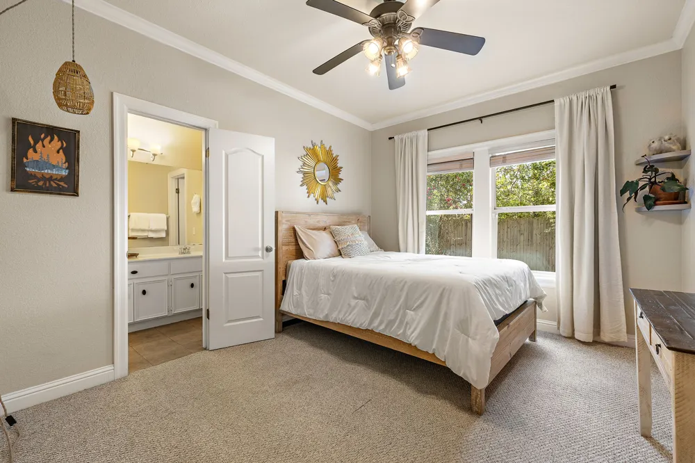 11808 Arnold Lane Austin, TX 78748