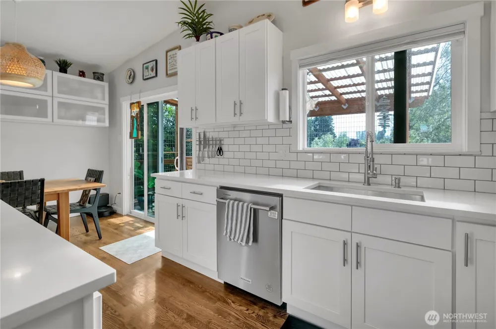 16418 125th Avenue SE Renton, WA 98058