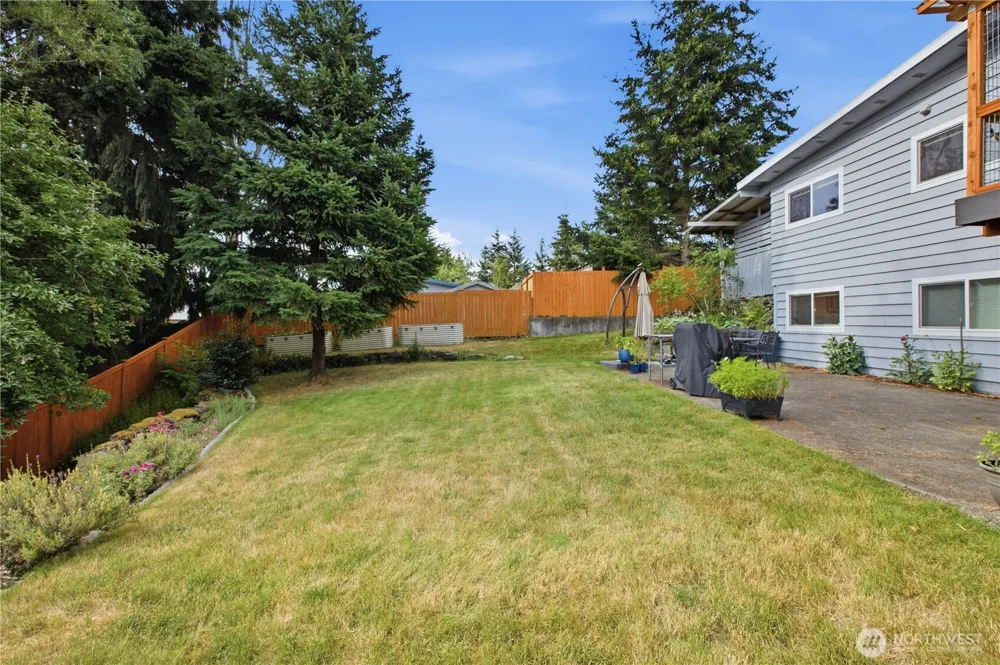16418 125th Avenue SE Renton, WA 98058