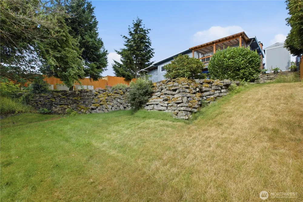 16418 125th Avenue SE Renton, WA 98058