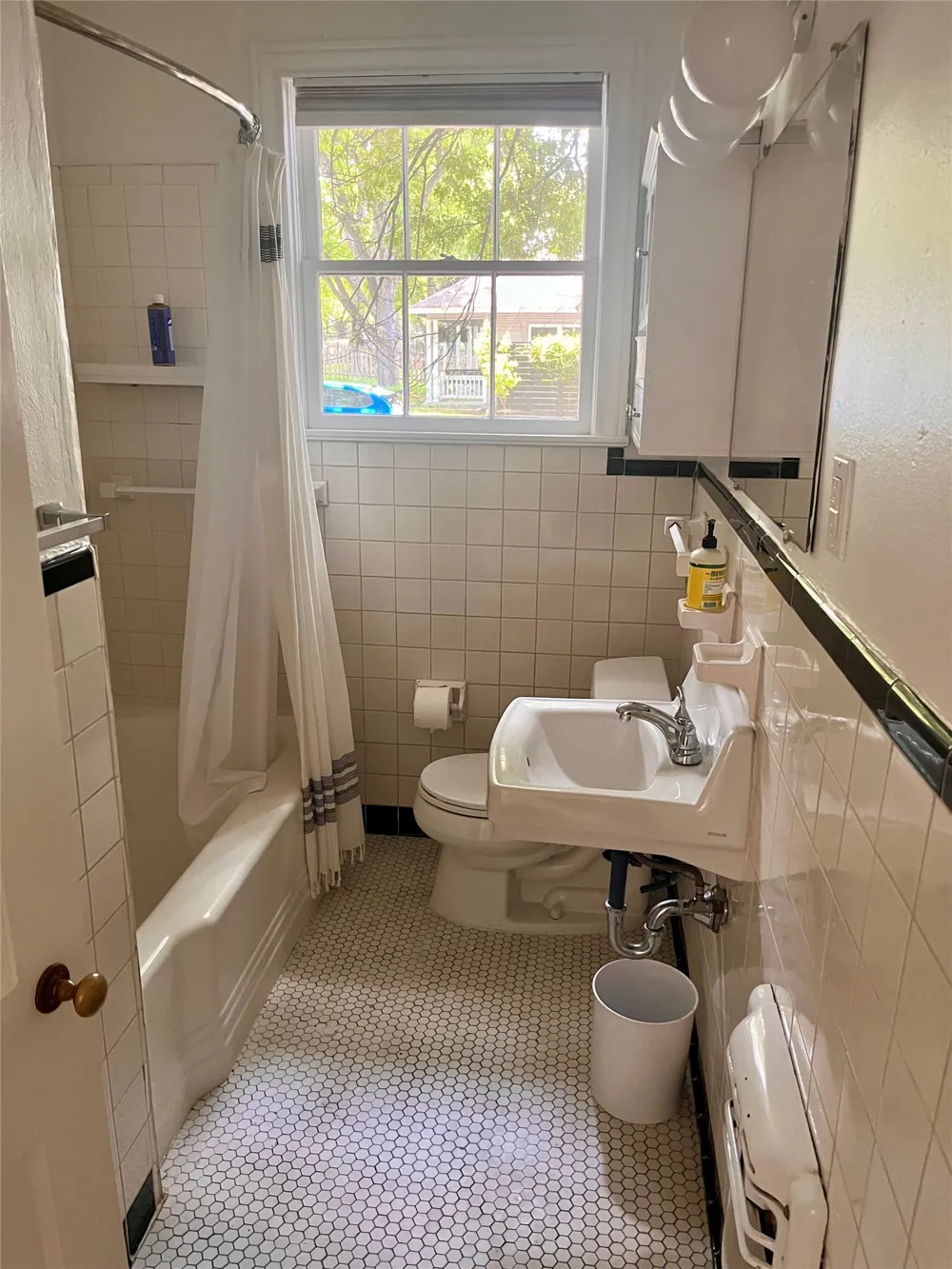 1610 Eva Street Austin, TX 78704