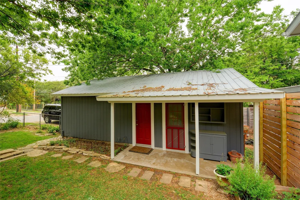 1610 Eva Street Austin, TX 78704