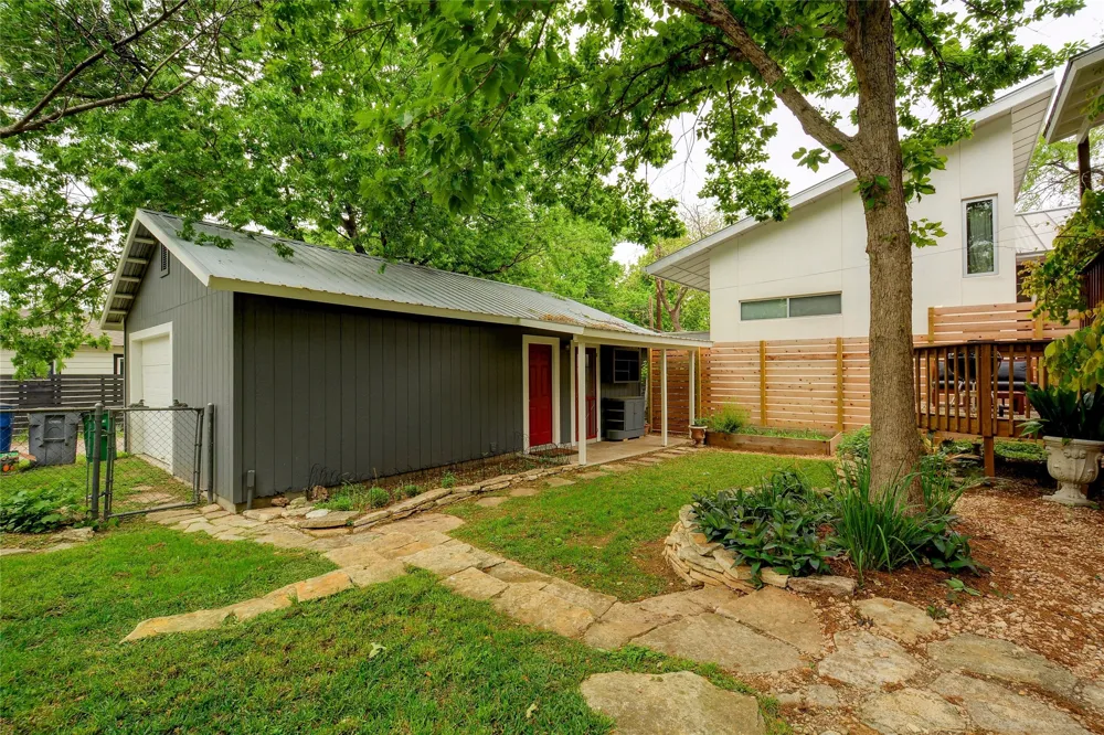 1610 Eva Street Austin, TX 78704