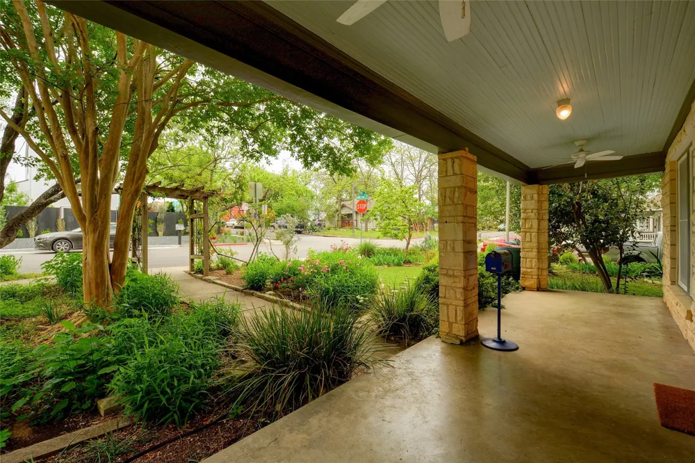1610 Eva Street Austin, TX 78704