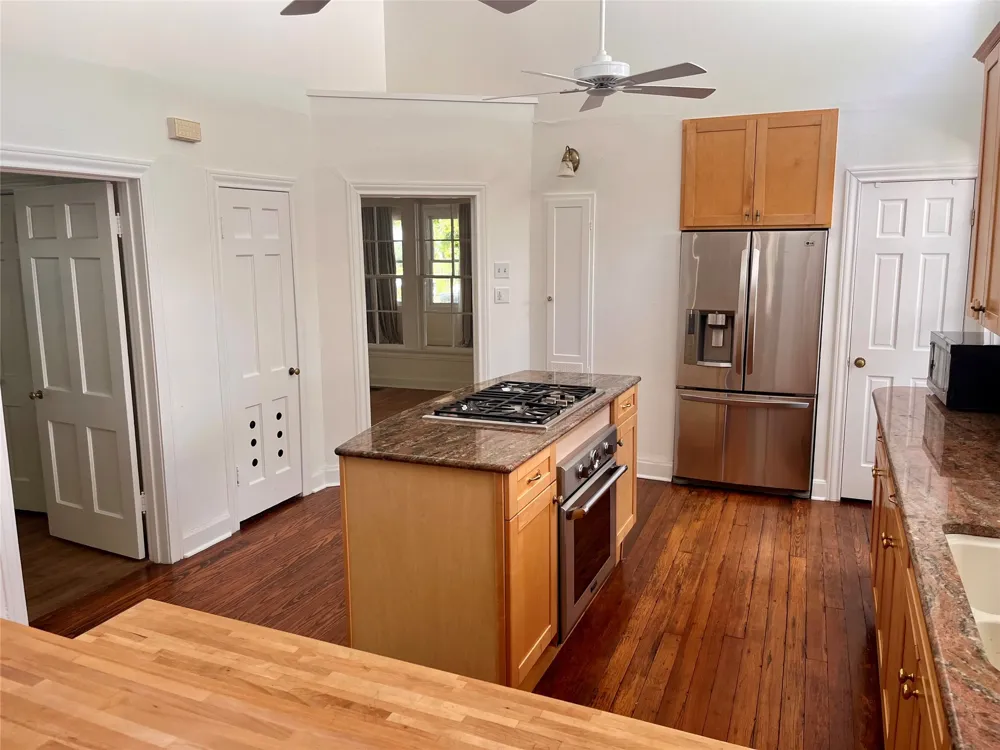 1610 Eva Street Austin, TX 78704