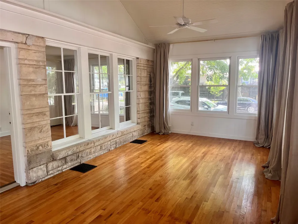 1610 Eva Street Austin, TX 78704
