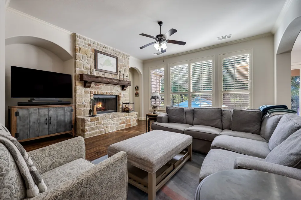 321 Angus Drive Cedar Park, TX 78613
